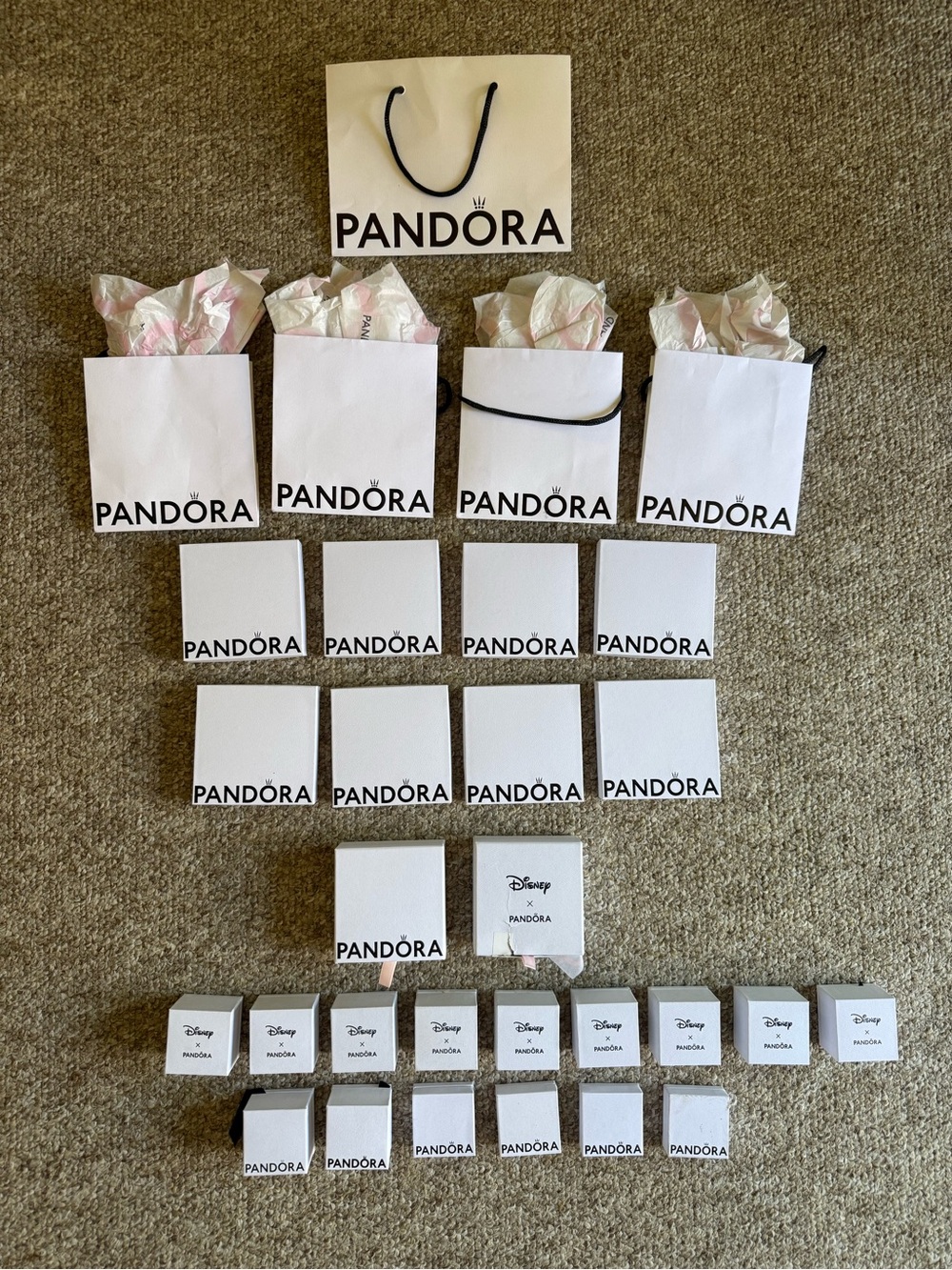 Pandora White and Black Jewelry Gift Set